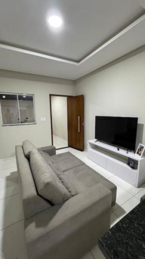 Alugo casa por diária e por temporada! Casa com 2 Quartos, Ambos com Ar-condicionado